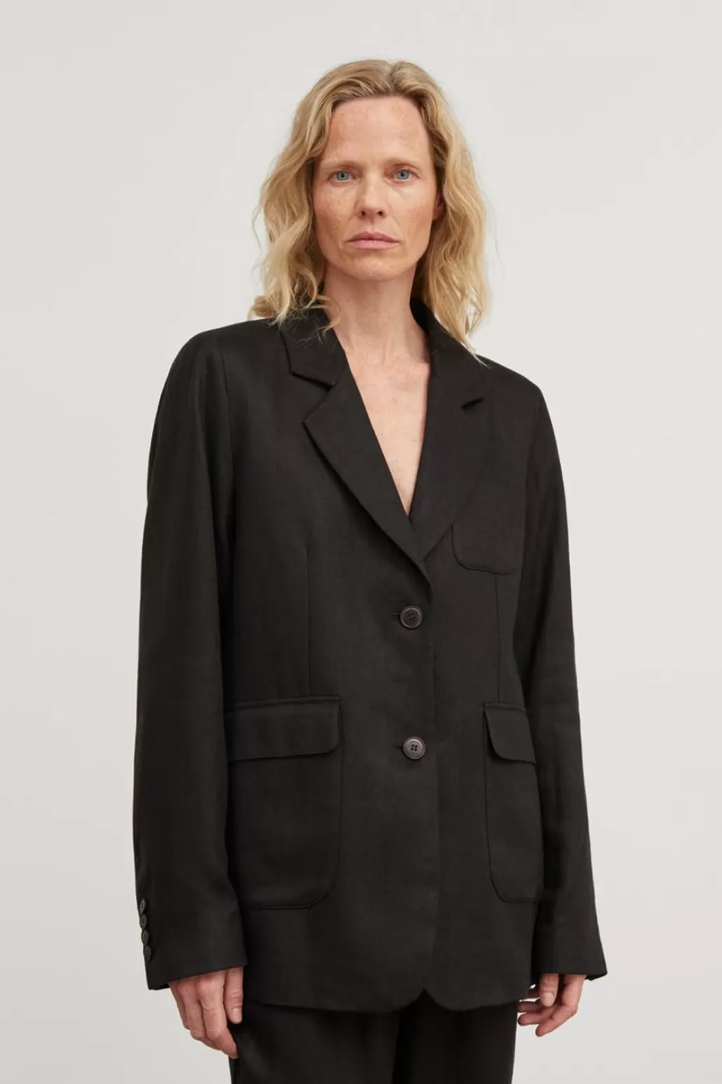 Shop SKALL - Yoko Linnen Blazer - Black