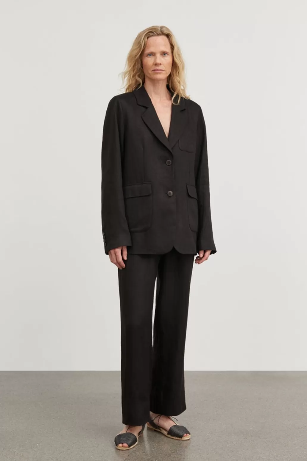 Shop SKALL - Yoko Linnen Blazer - Black